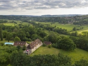 Manor House with Pool in the Dordogne Valley